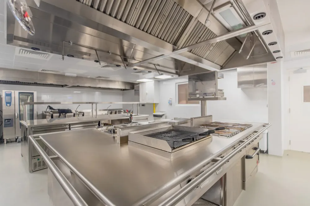 Installation de matériel de cuisine professionnelle à La Réunion 